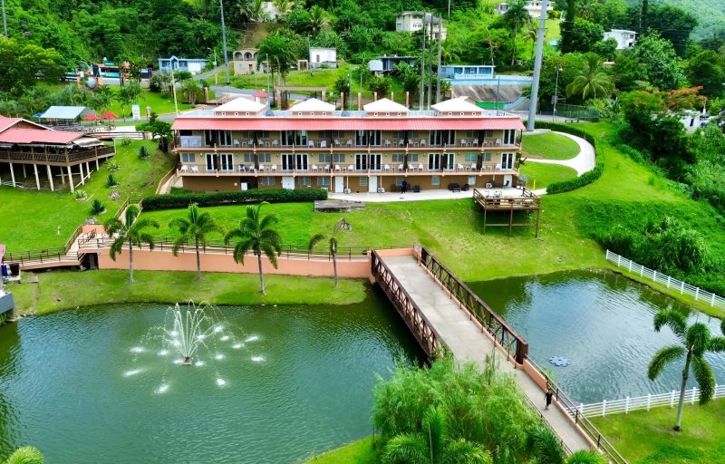 Hotel Media Luna – Comerio